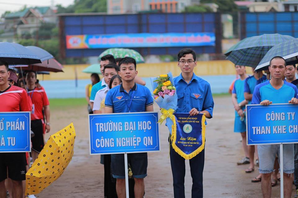 Đoàn trường Đại học Công nghiệp Quảng Ninh tham gia Hội thi các môn thể thao dân tộc năm 2018