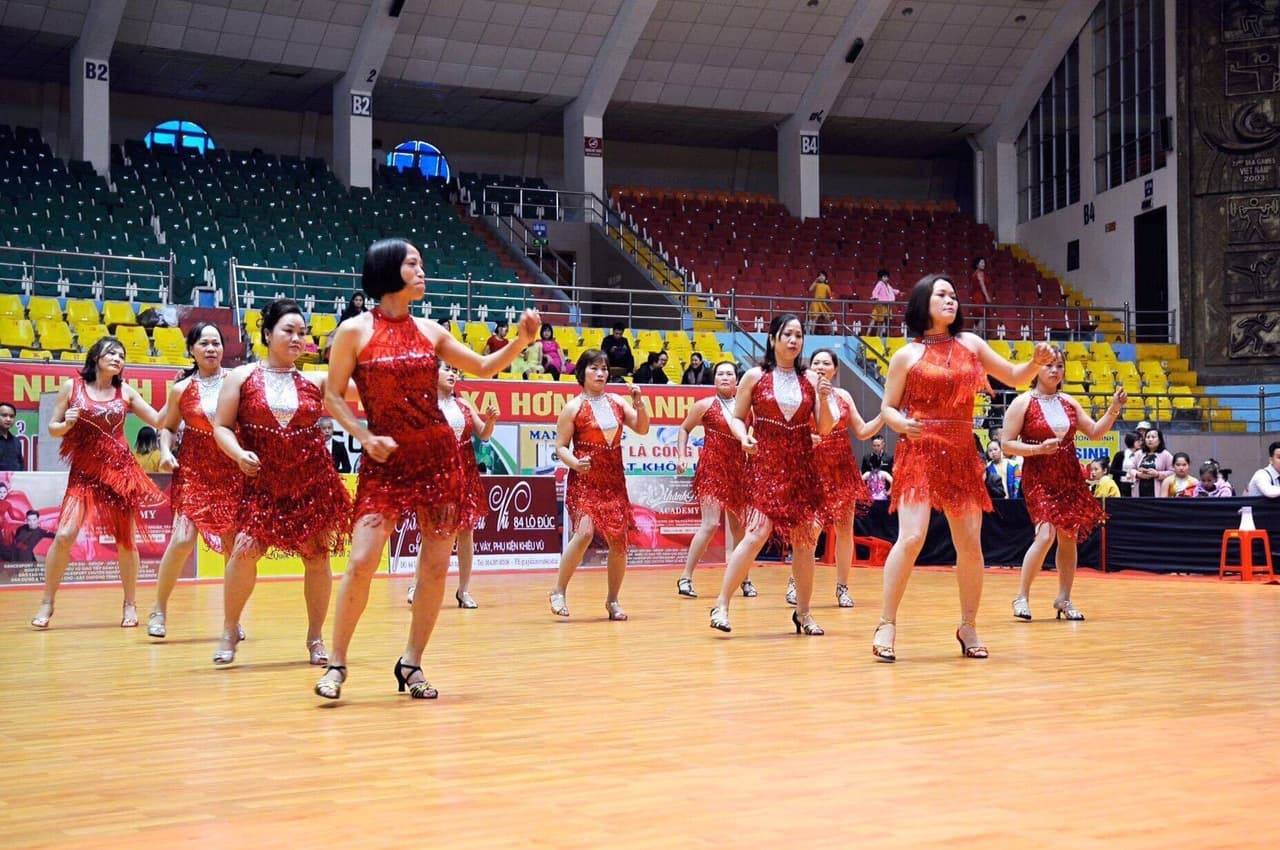 CLB khiêu vũ trường ĐH Công nghiệp Quảng Ninh tham gia thi đấu Giải khiêu vũ thể thao tỉnh Hải Dương mở rộng năm 2019