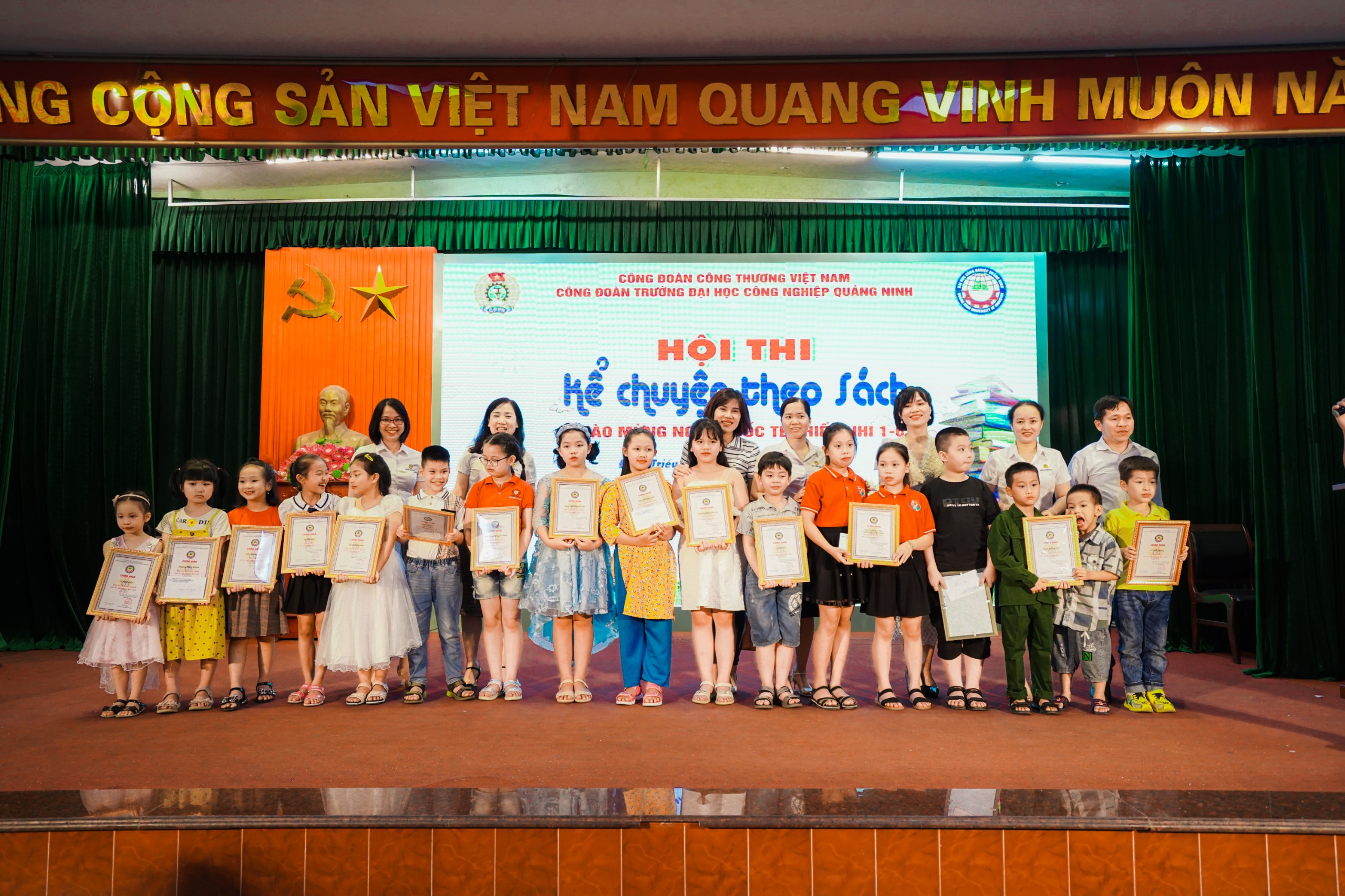 Công đoàn Trường Đại học Công nghiệp Quảng Ninh tổ chức thành công  Hội thi “Kể chuyện theo sách”