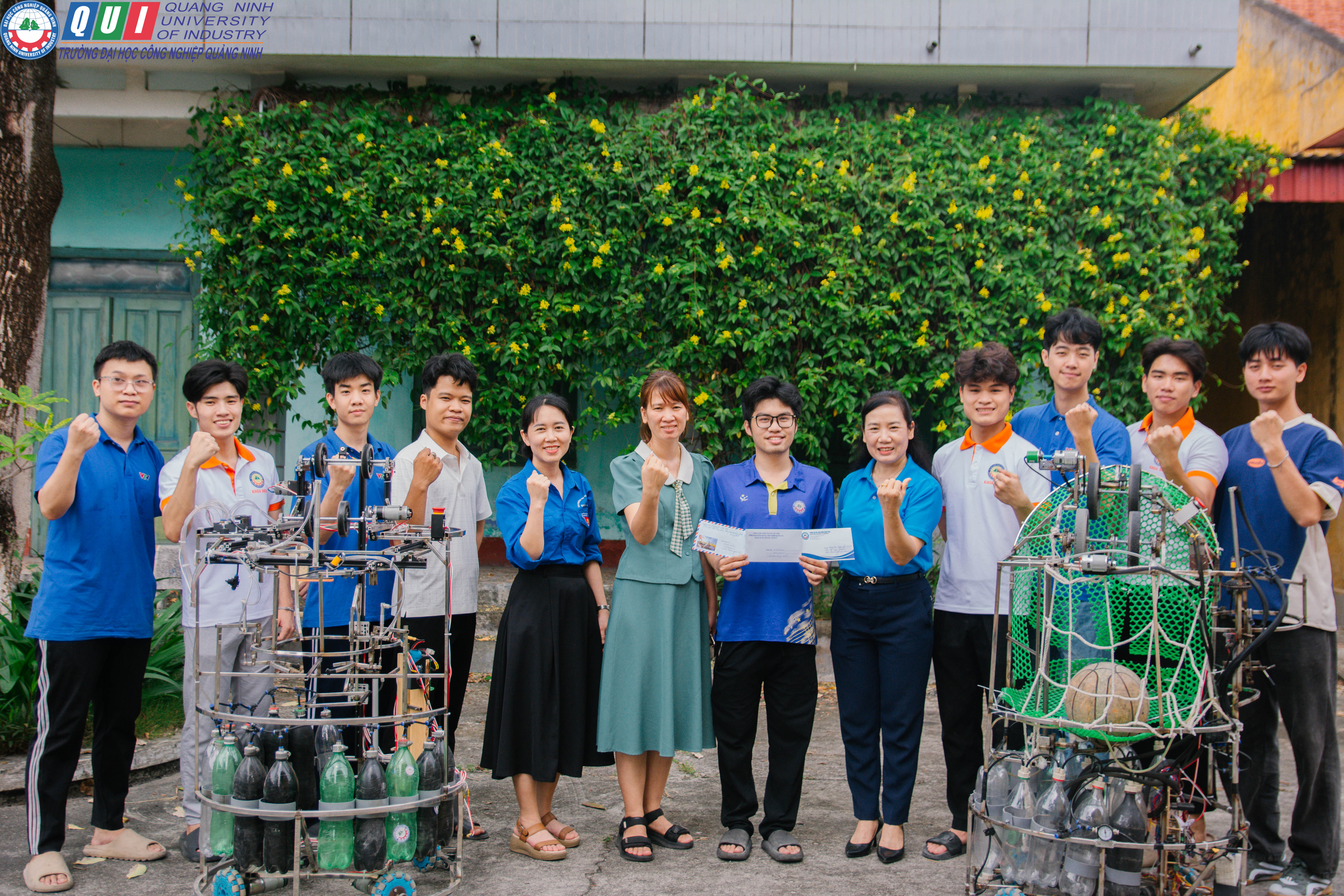 Công đoàn Trường Đại học Công nghiệp Quảng Ninh gặp mặt trao quà ủng hộ đội tuyển Robocon Nhà trường năm 2025