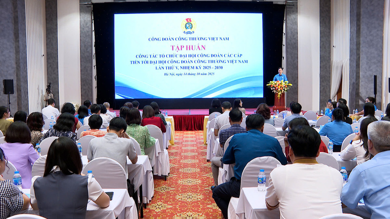 Công đoàn Trường Đại học Công nghiệp Quảng Ninh tham dự Hội nghị tập huấn Đại hội công đoàn các cấp năm 2025