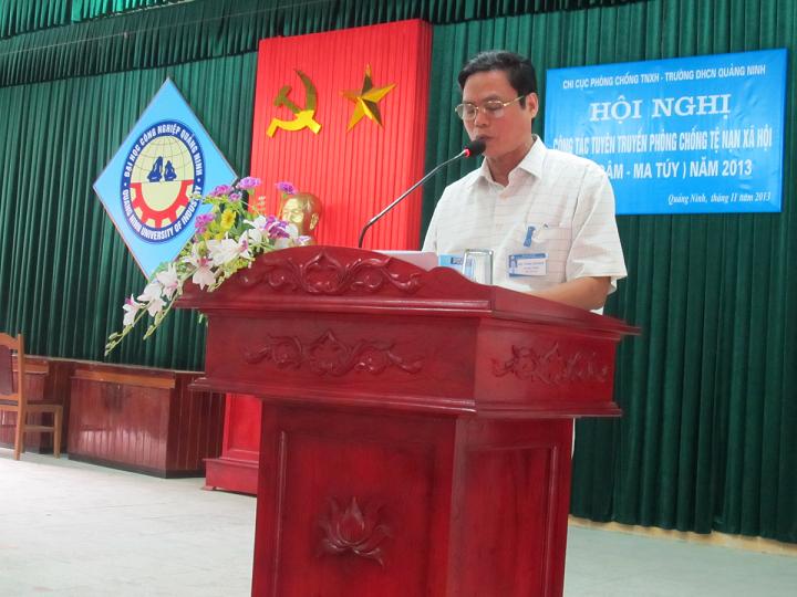 Thầy Trần Văn Nhạ - Phó Hiệu trưởng nhà trường