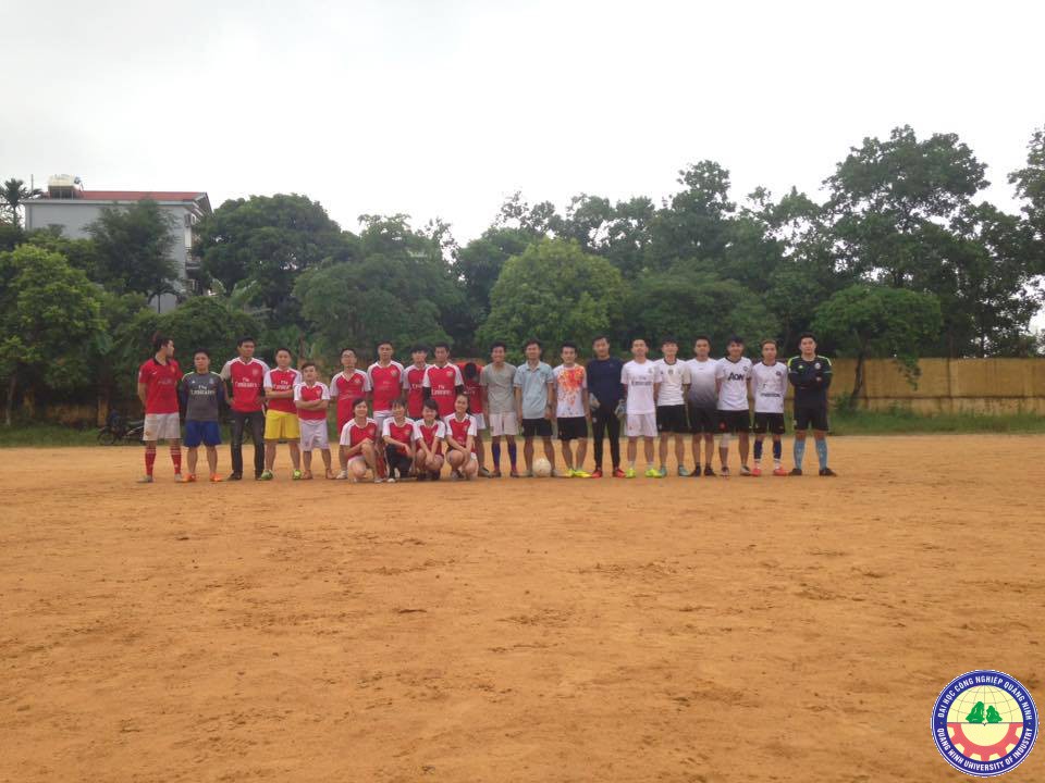 Giao lưu bóng đá, chơi trò chơi tập thể với lưu học sinh Lào  chào mừng năm học 2016-2017