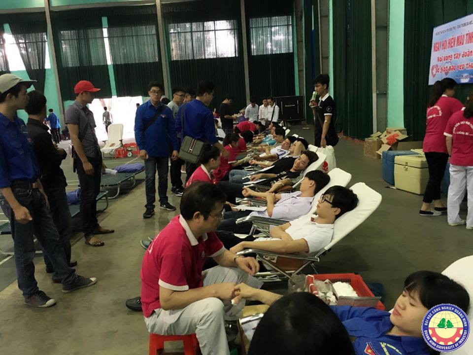 Đoàn trường ĐH Công nghiệp Quảng Ninh tổ chức hiến máu tình nguyện đợt 2 năm 2016