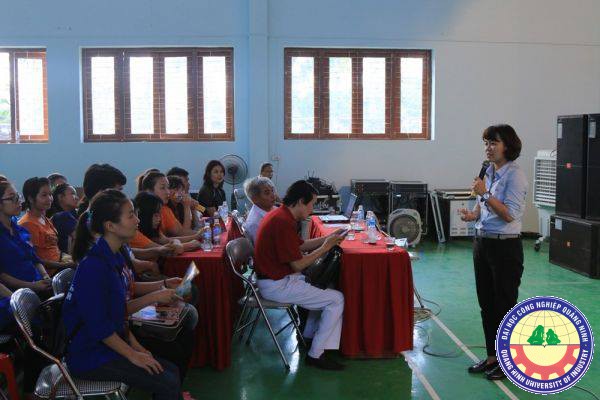 Sinh viên trường ĐHCN Quảng Ninh tham dự chương trình Thắp sáng ước mơ sinh viên khởi nghiệp năm 2016