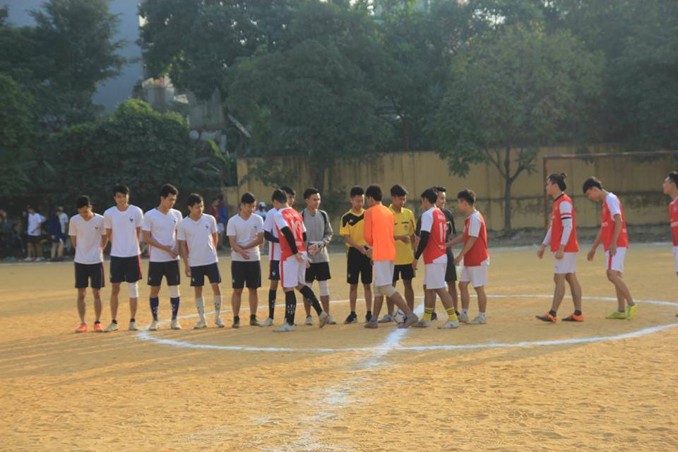Giao lưu bóng đá với lưu học sinh Lào chào mừng ngày thành lập  Đoàn 26/3, hướng tới Đại hội đại biểu Đoàn trường lần thứ XXX