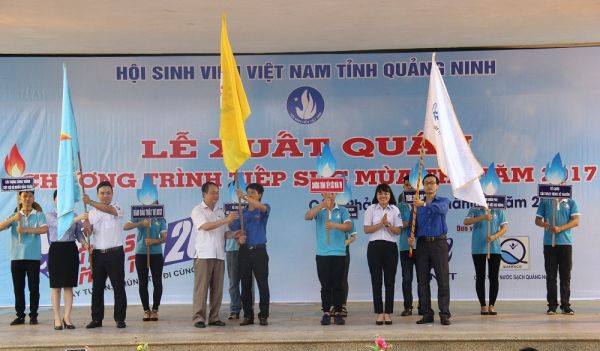 Sinh viên ĐH Công nghiệp Quảng Ninh tham dự Lễ ra quân Tiếp sức mùa thi và Chiến dịch SVTN hè 2017