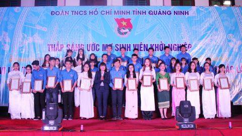 Sinh viên trường ĐHCN Quảng Ninh tham dự chương trình Thắp sáng ước mơ tuổi trẻ Quảng Ninh năm 2017