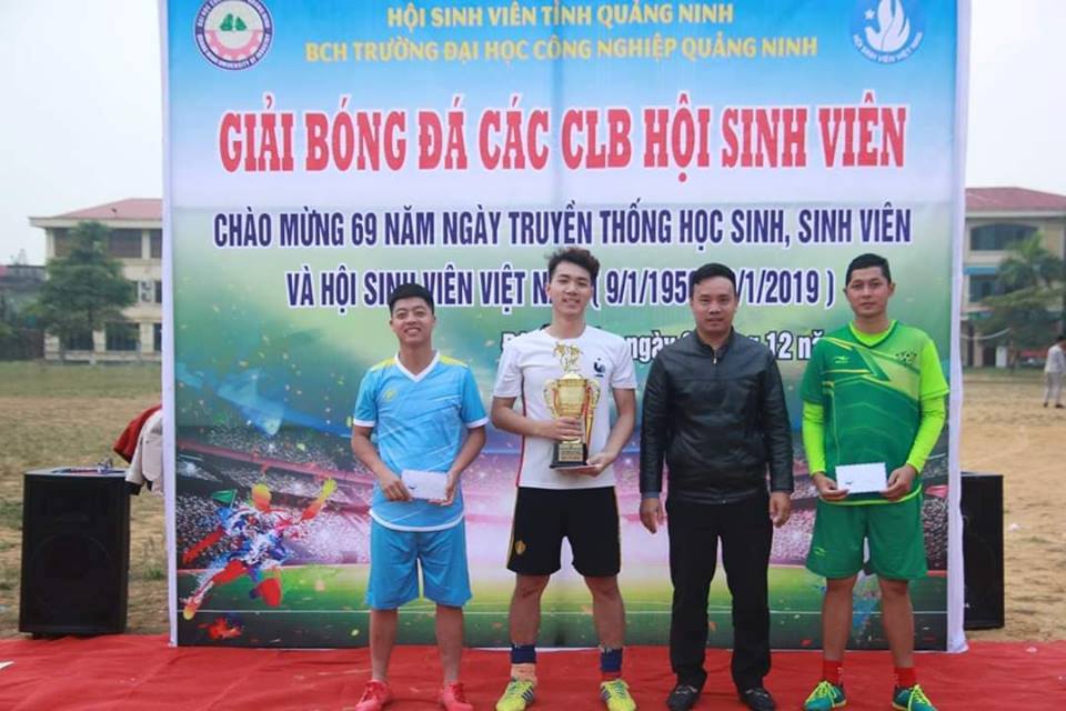 Bế mạc Giải bóng đá HS-SV chào mừng chào mừng 69 năm ngày truyền thống HS-SV và Hội Sinh viên Việt Nam