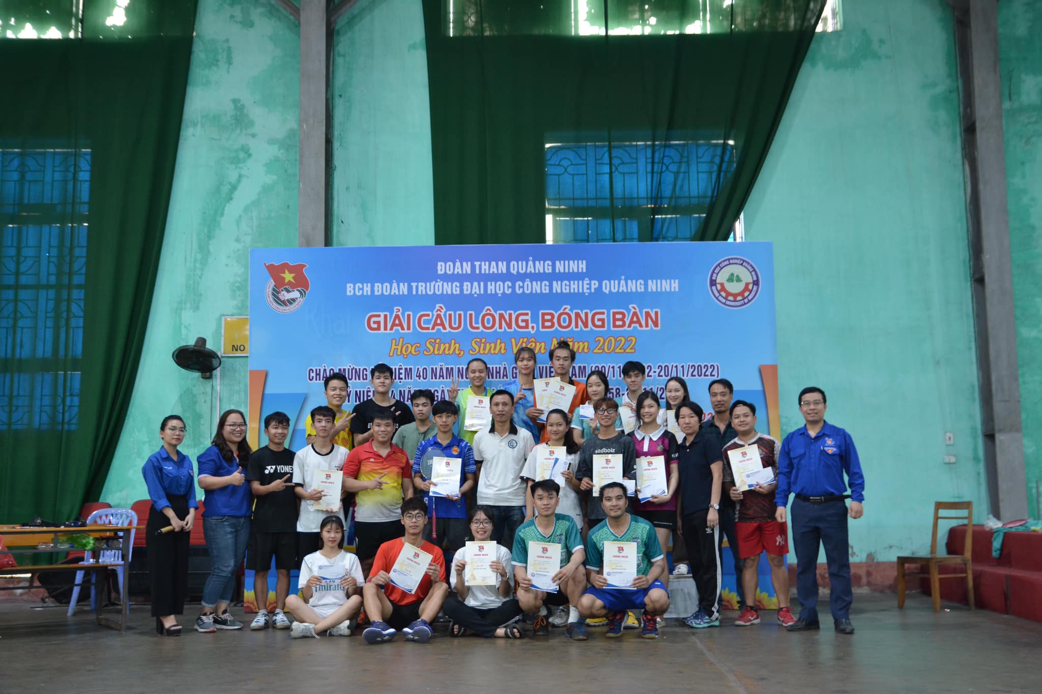 Đoàn Thanh niên trường ĐH Công nghiệp Quảng Ninh tổ chức thành công giải cầu lông, bóng bàn học sinh sinh viên năm 2022