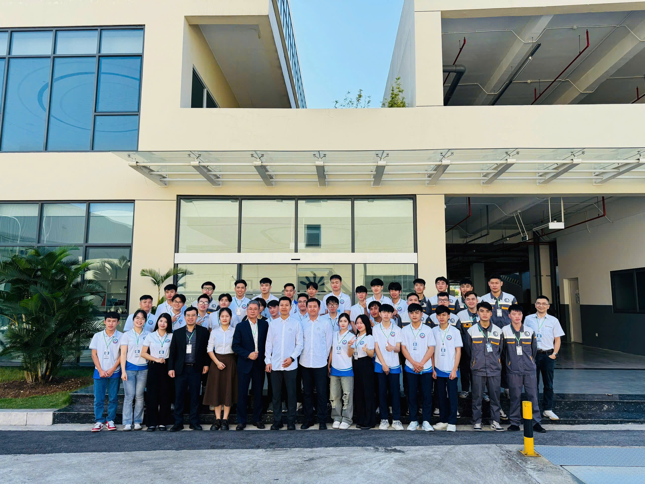 Trường Đại học Công nghiệp Quảng Ninh tham quan và ký kết biên bản hợp tác với Công ty Intco Việt Nam