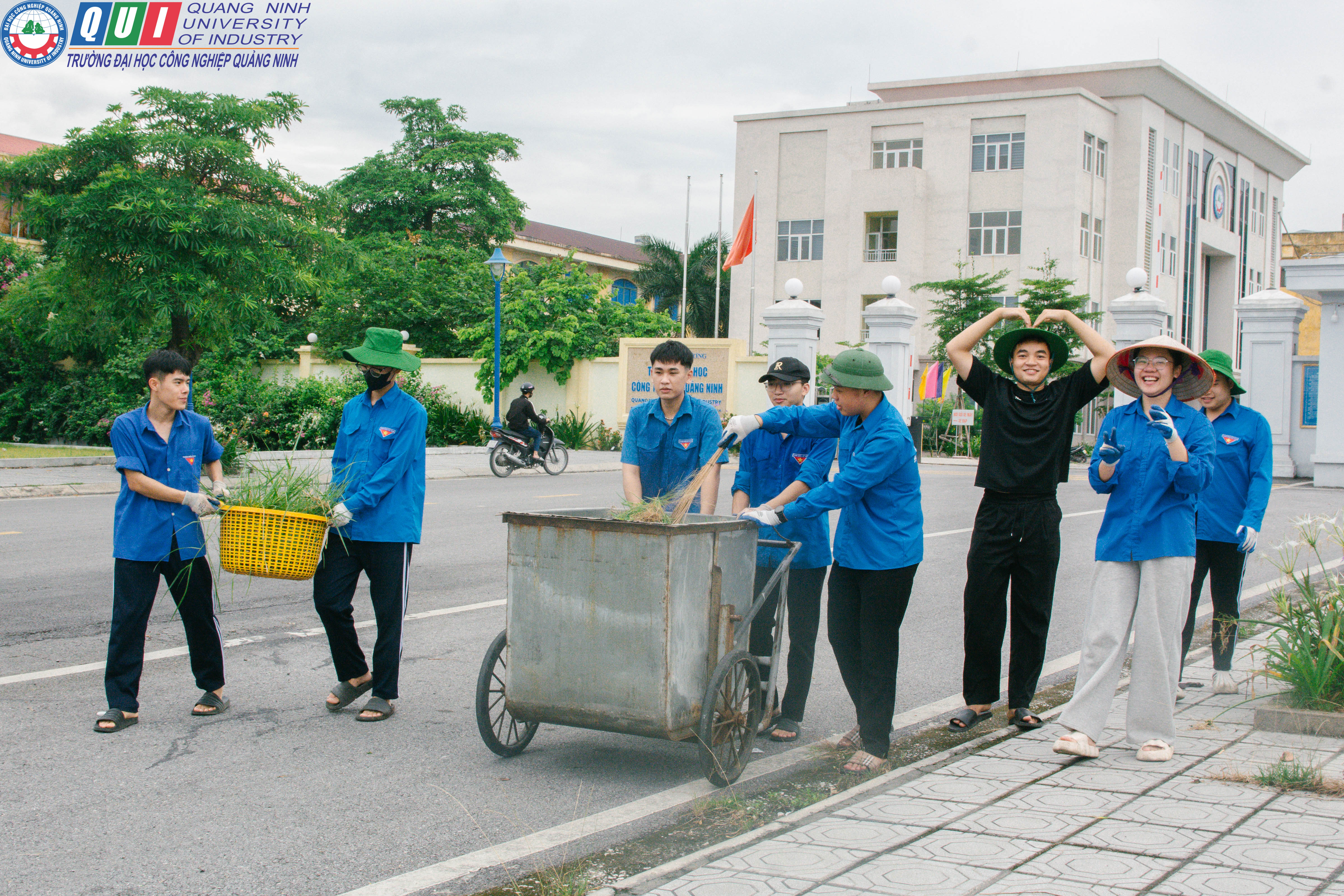 Sinh viên Đại học Công nghiệp Quảng Ninh nhiệt huyết ra quân Chiến dịch tình nguyện tại chỗ hè 2026