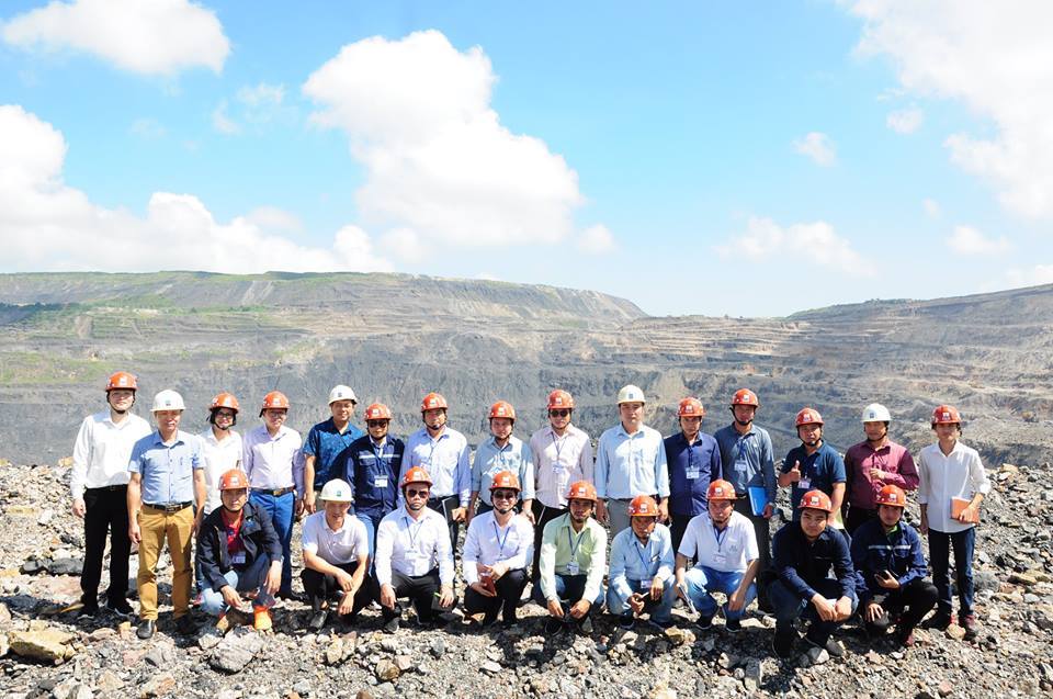 Đoàn cán bộ Bộ Năng lượng và Mỏ nước CHDCND Lào  thăm Công ty than Cọc Sáu, Công ty Tuyển than Cửa Ông