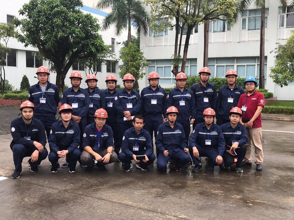 Đoàn cán bộ Bộ Năng lượng và Mỏ nước CHDCND Lào  thăm Công ty Nhiệt điện Đông Triều