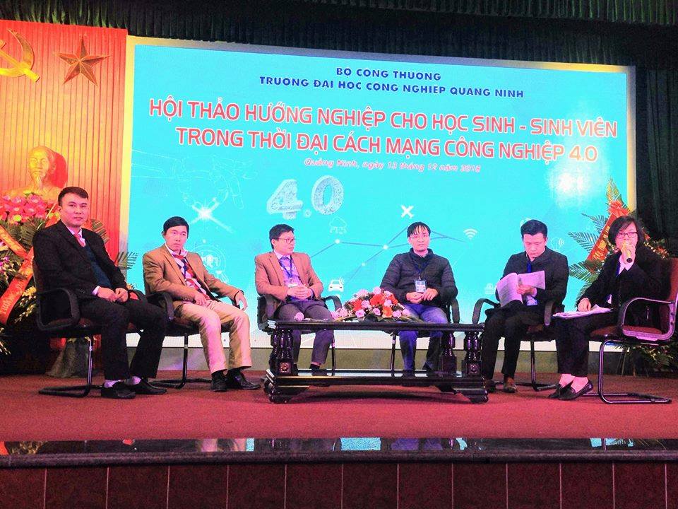 Trường Đại học Công nghiệp Quảng Ninh tổ chức Hội thảo “Hướng nghiệp cho HSSV trong thời đại Cách mạng Công nghiệp 4.0”