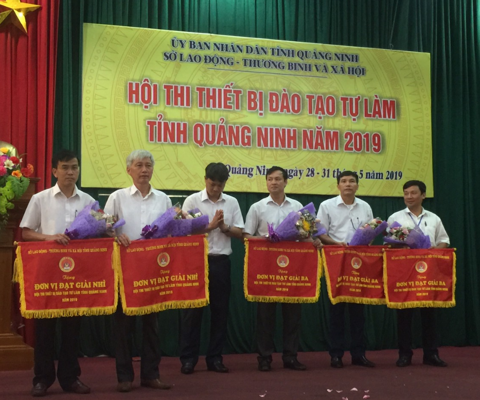 Trường Đại học Công nghiệp Quảng Ninh đạt giải nhì Hội thi thiết bị dạy nghề tự làm tỉnh Quảng Ninh năm 2019