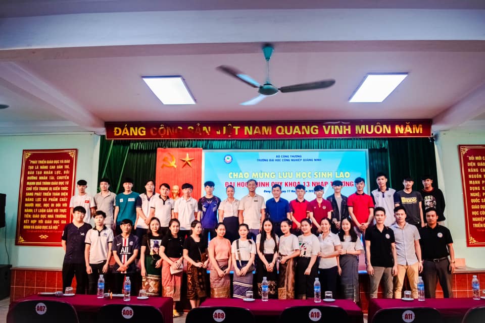 Trường Đại học Công nghiệp Quảng Ninh đón tiếp Lưu học sinh Lào nhập học năm 2020