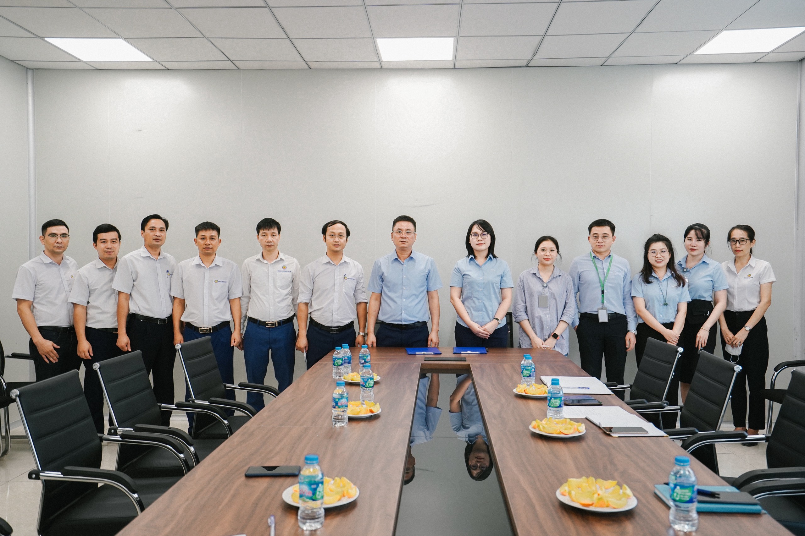 Tham quan và làm việc tại Công ty TNHH Công nghiệp Jinko Solar Việt Nam