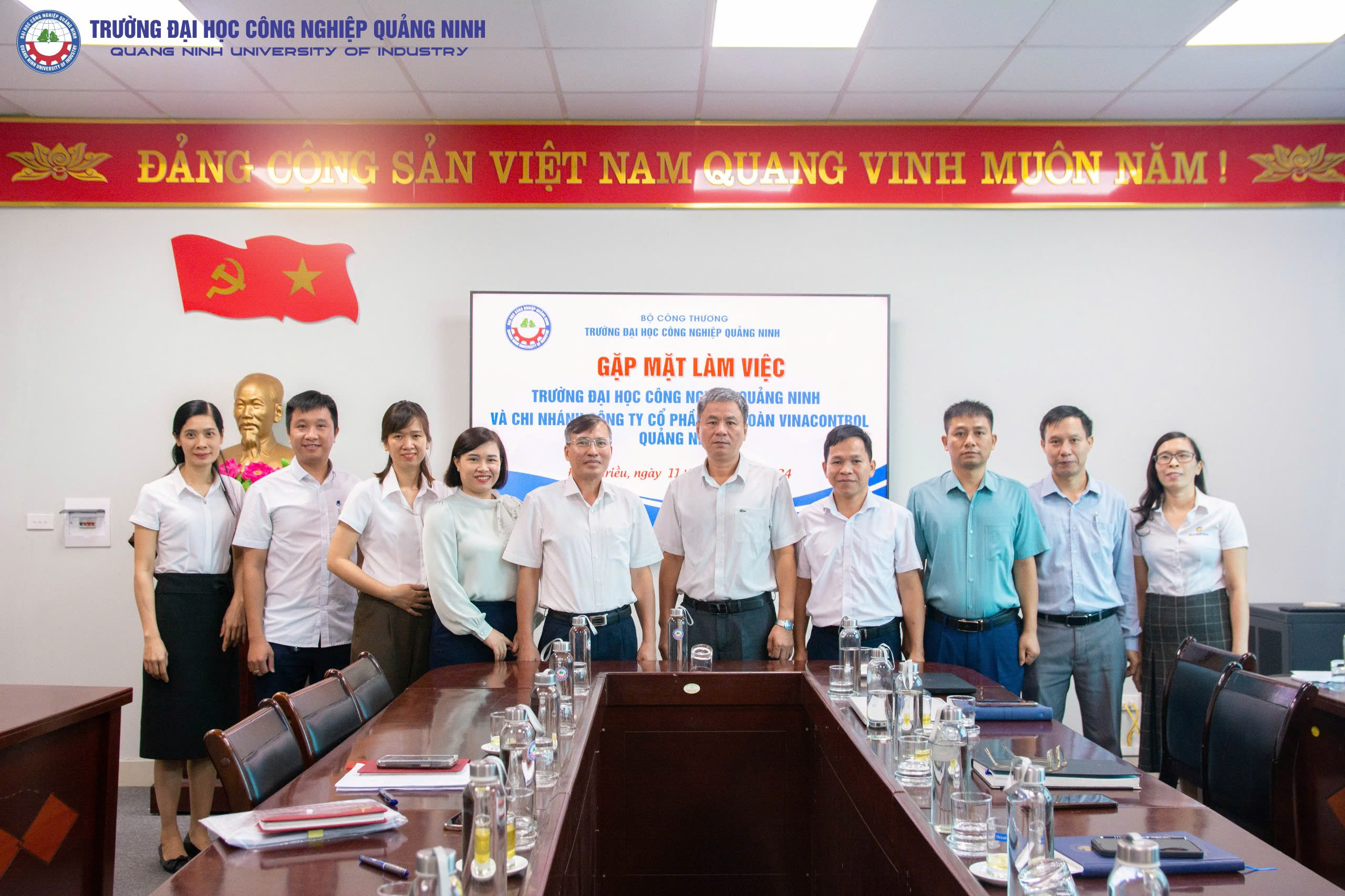 Trường Đại học Công nghiệp Quảng Ninh đón tiếp và làm việc với Chi nhánh Công ty CP Tập đoàn Vinacontrol Quảng Ninh