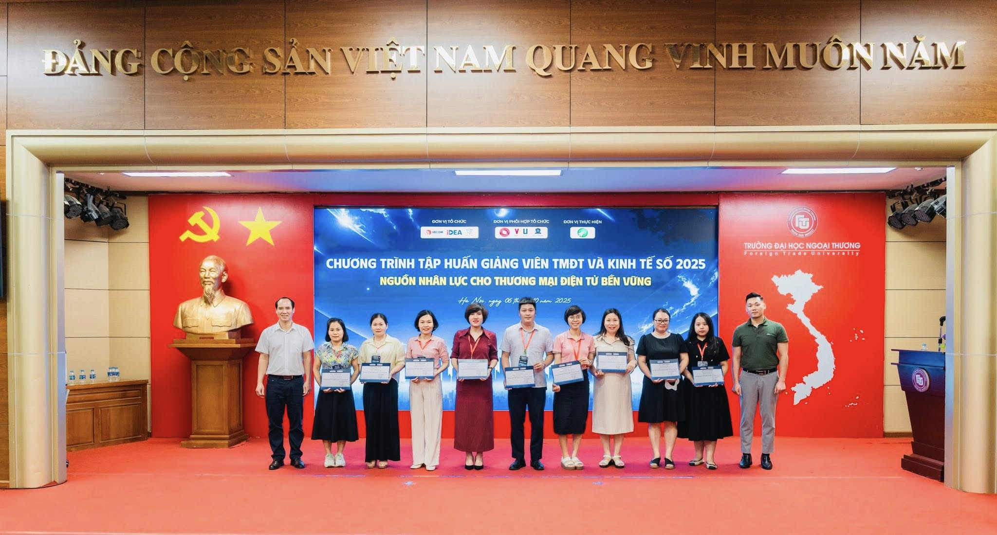 Giảng viên Trường Đại học Công nghiệp Quảng Ninh tham dự  chương trình tập huấn Giảng viên về Thương mại điện tử và Kinh tế số