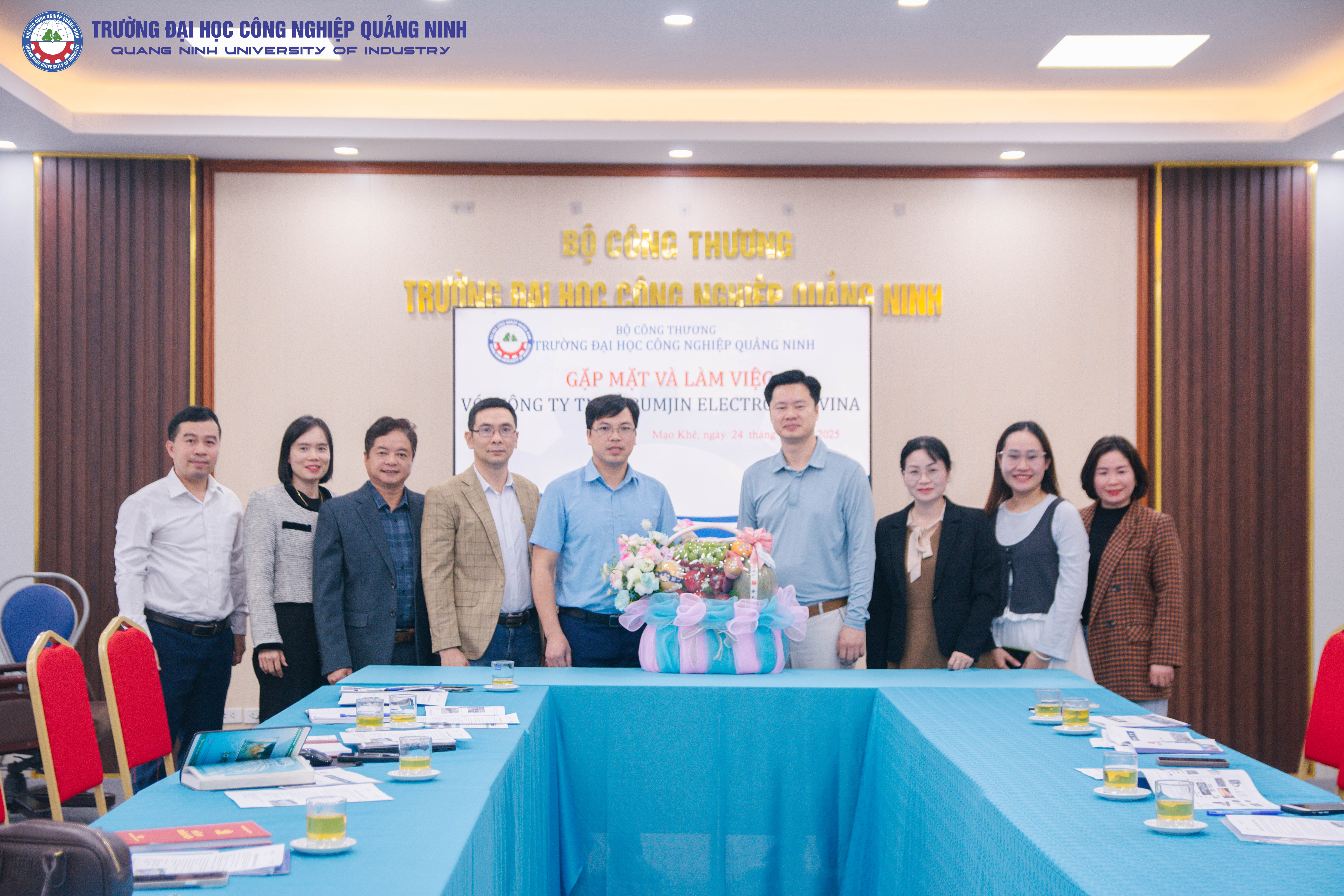 Trường Đại học Công nghiệp Quảng Ninh Gặp măt và làm việc với Công ty TNHH Bumjin Eletronics Vina