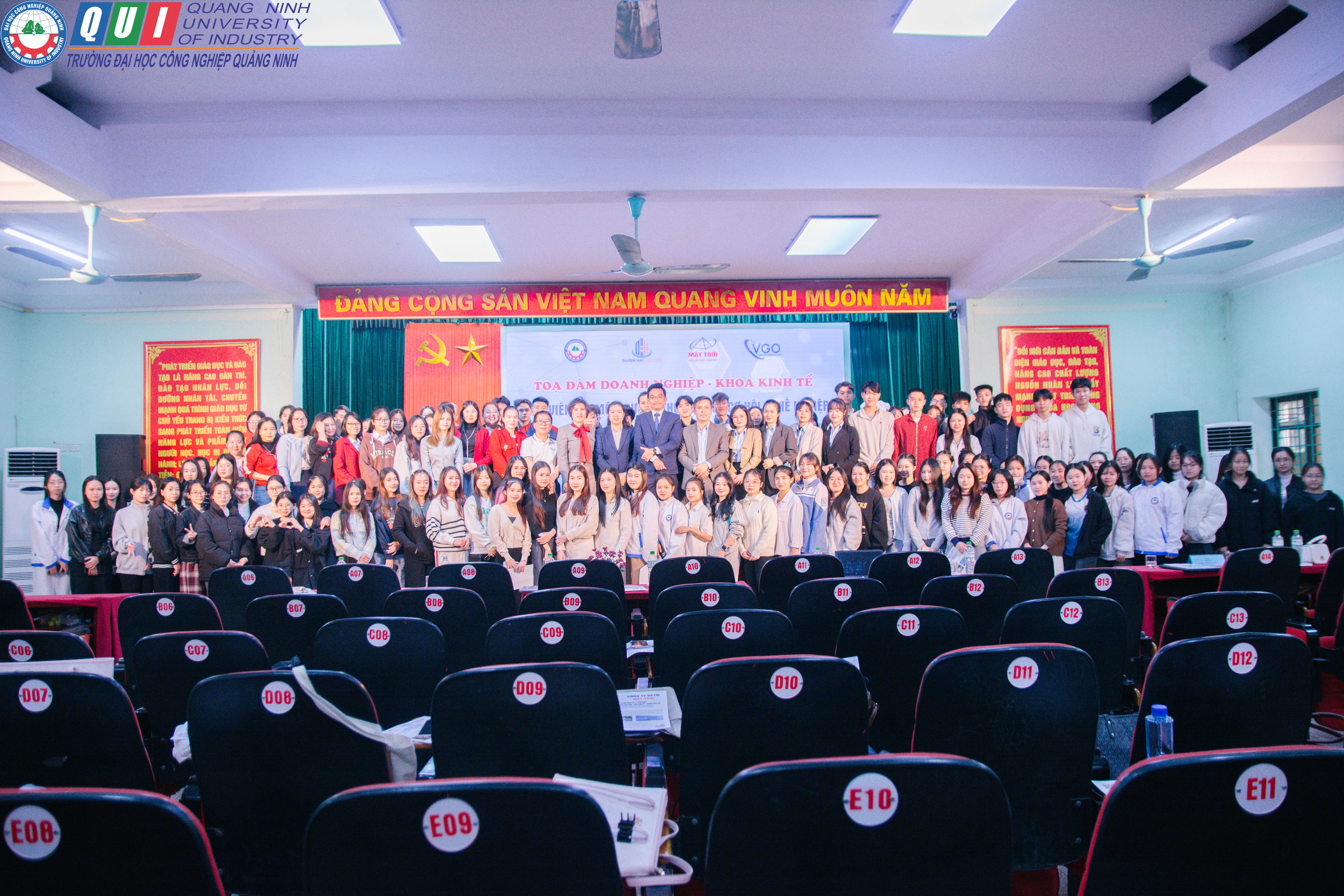 Tọa đàm Doanh nghiệp - Khoa Kinh tế: “Sinh viên mới môi trường thực tập và cơ hội nghề nghiệp”