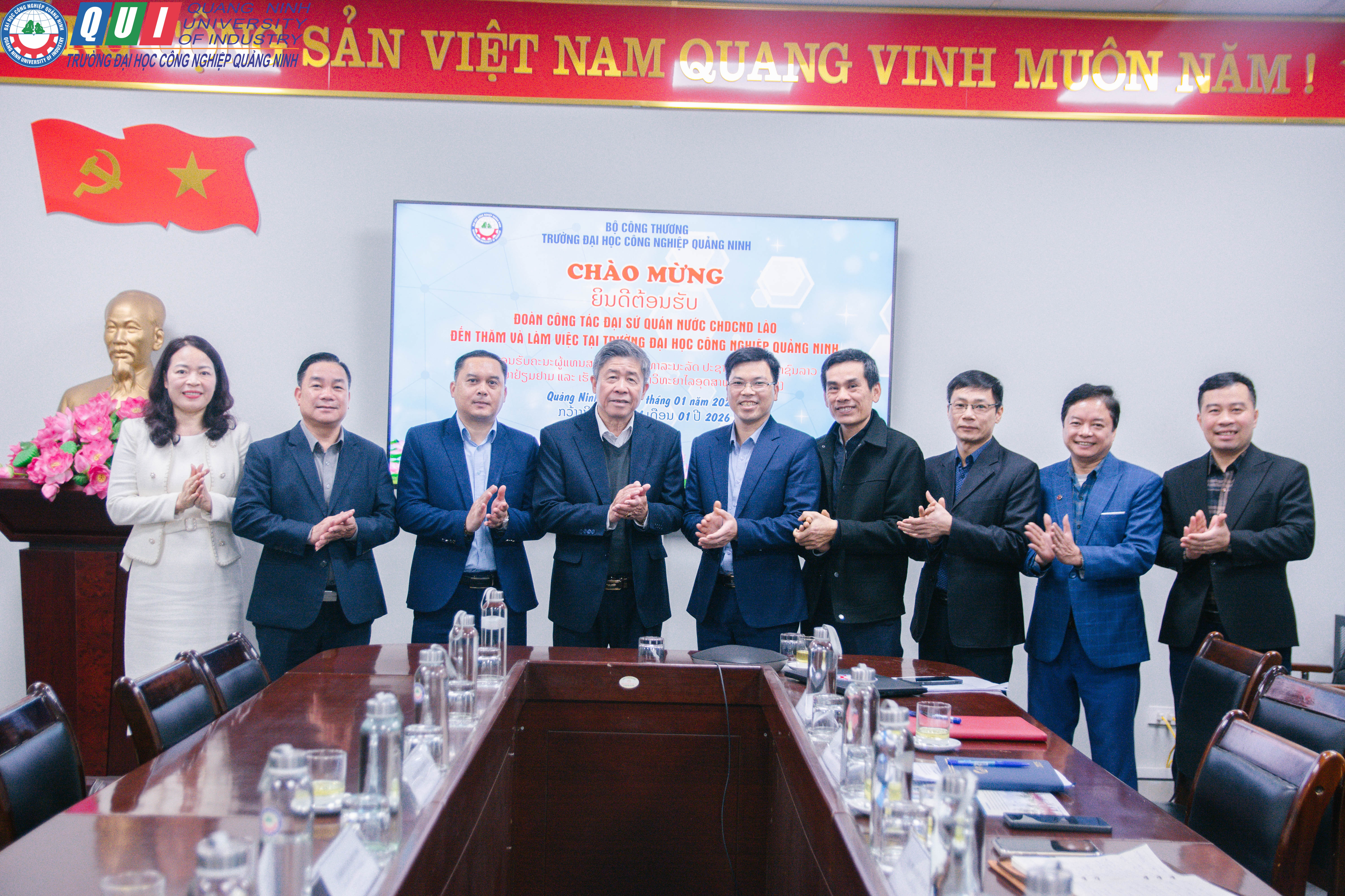 Trường Đại học Công nghiệp Quảng Ninh đón tiếp và làm việc với Tham tán Giáo dục - Văn hóa, Đại sứ quán Lào
