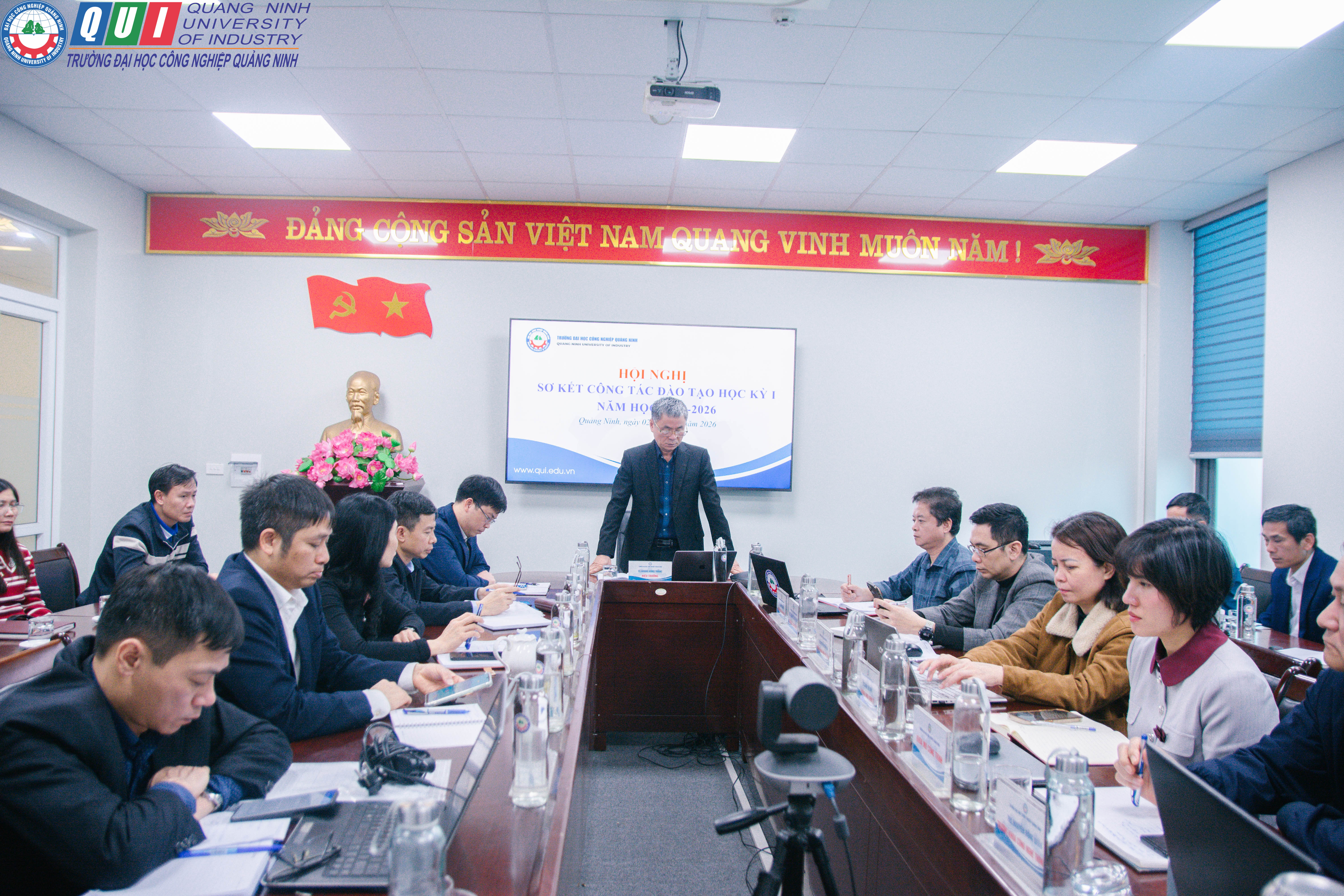 Trường Đại học Công nghiệp Quảng Ninh tổ chức Hội nghị sơ kết công tác đào tạo học kỳ I năm học 2025 - 2026