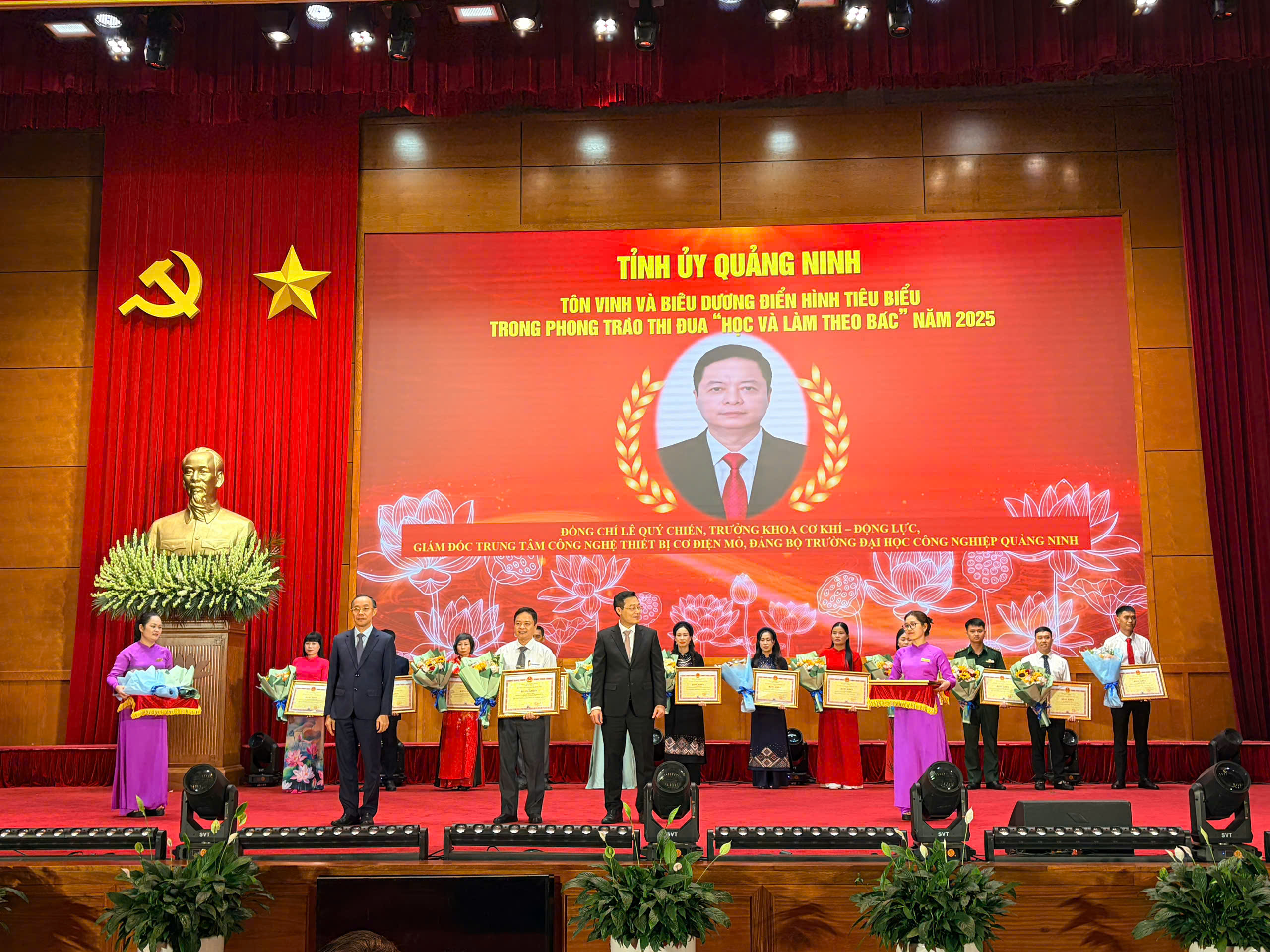 Đồng chí Lê Quý Chiến được Chủ tịch UBND tỉnh Quảng Ninh tặng Bằng khen trong phong trào “Học và làm theo Bác” năm 2025
