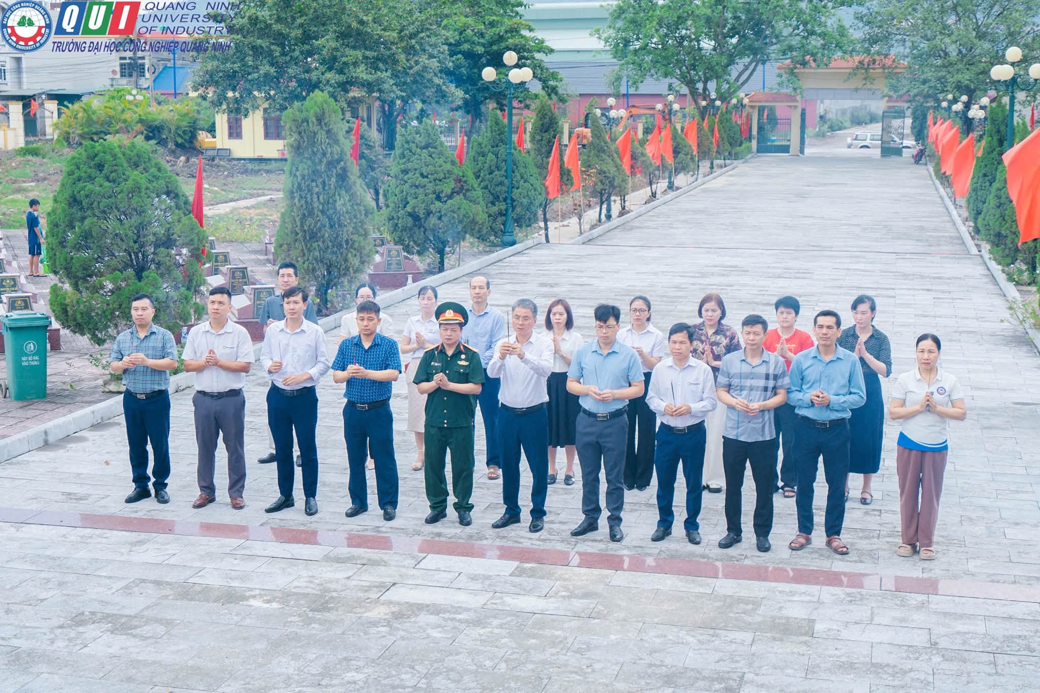 Trường Đại học Công nghiệp Quảng Ninh tổ chức Lễ dâng hương tưởng niệm các Anh hùng liệt sĩ