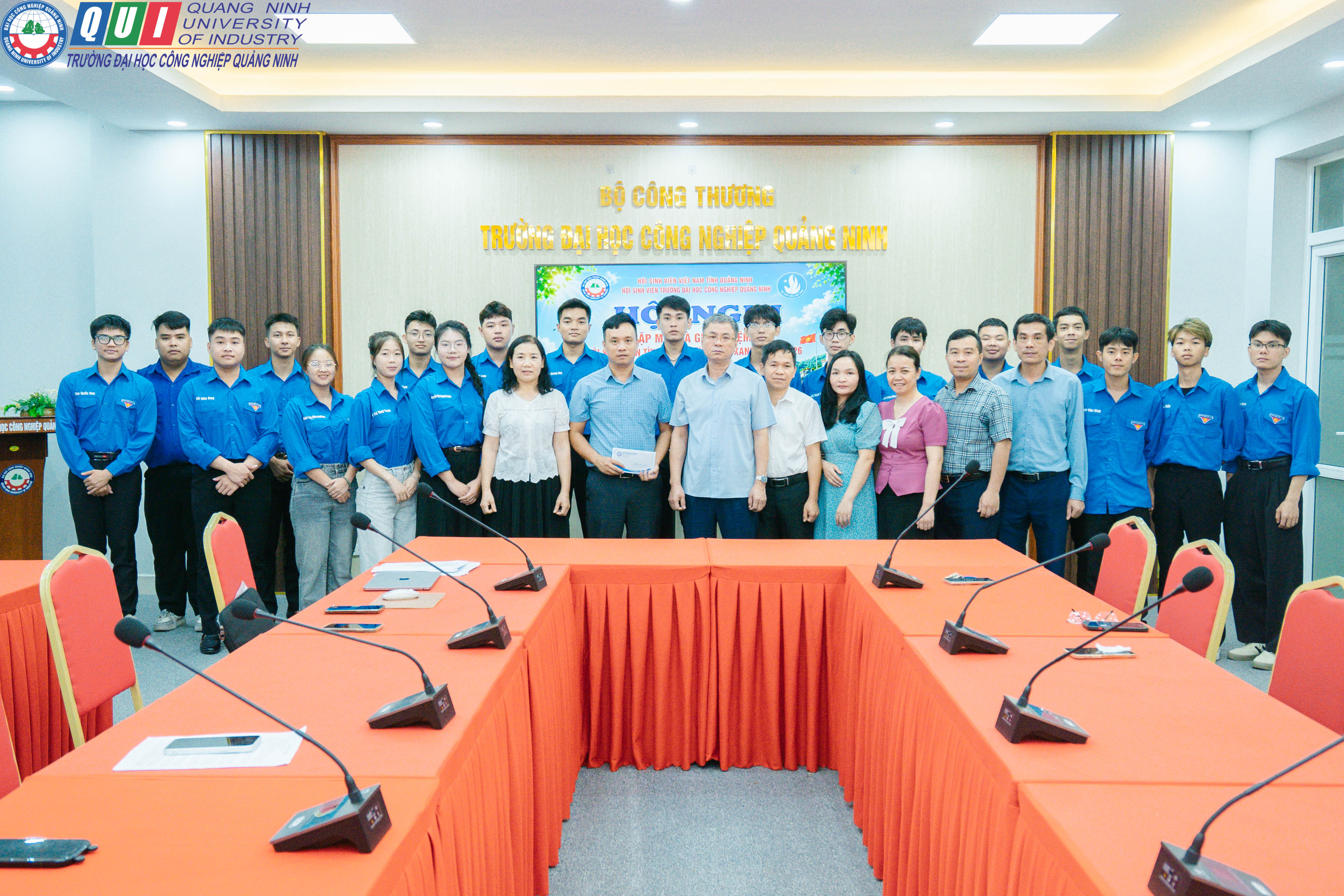 Lãnh đạo Trường Đại học Công nghiệp Quảng Ninh gặp mặt, giao nhiệm vụ cho đội  Sinh viên tình nguyện Mùa hè xanh năm 2026
