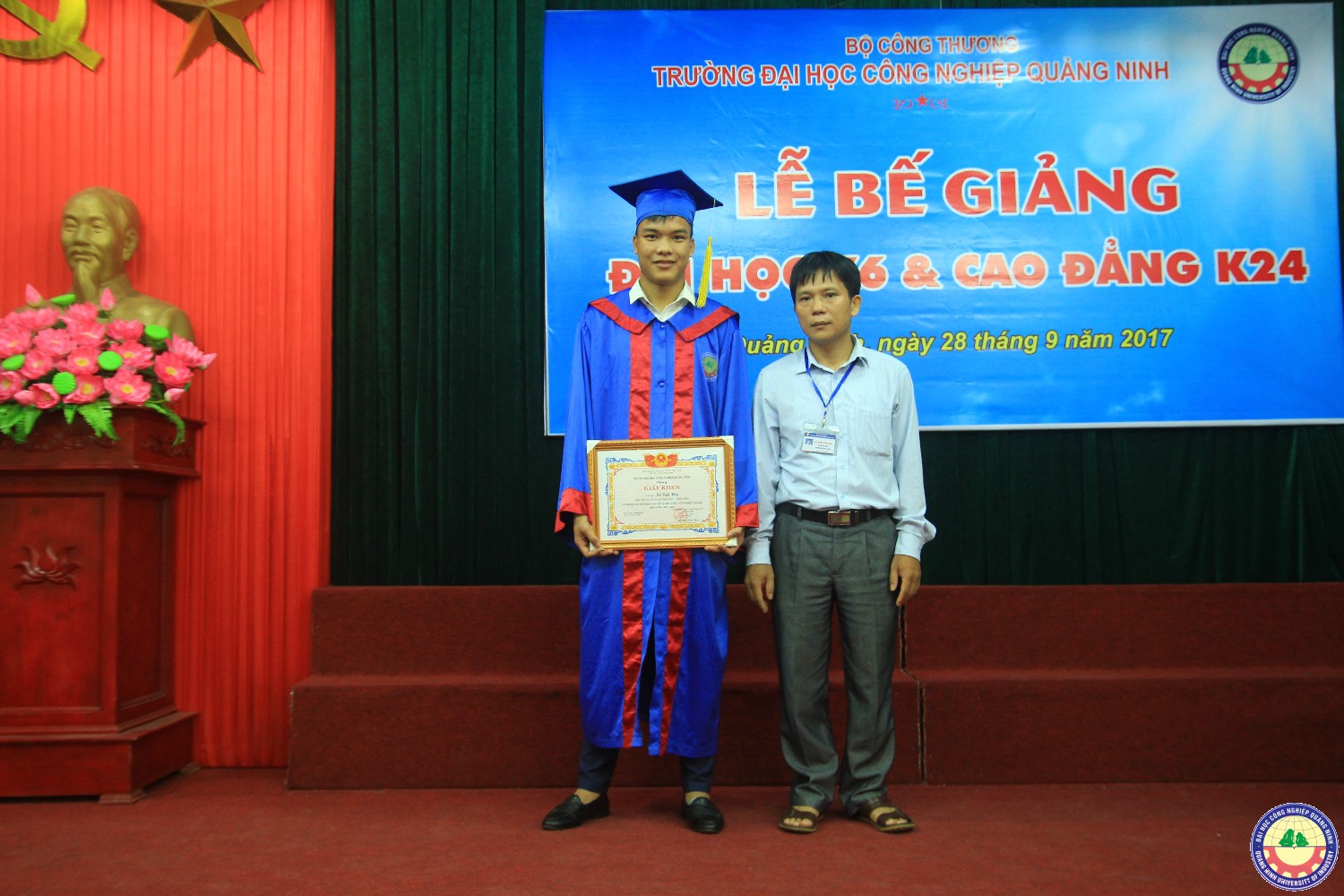Lễ bế giảng và trao bằng tốt nghiệp K6