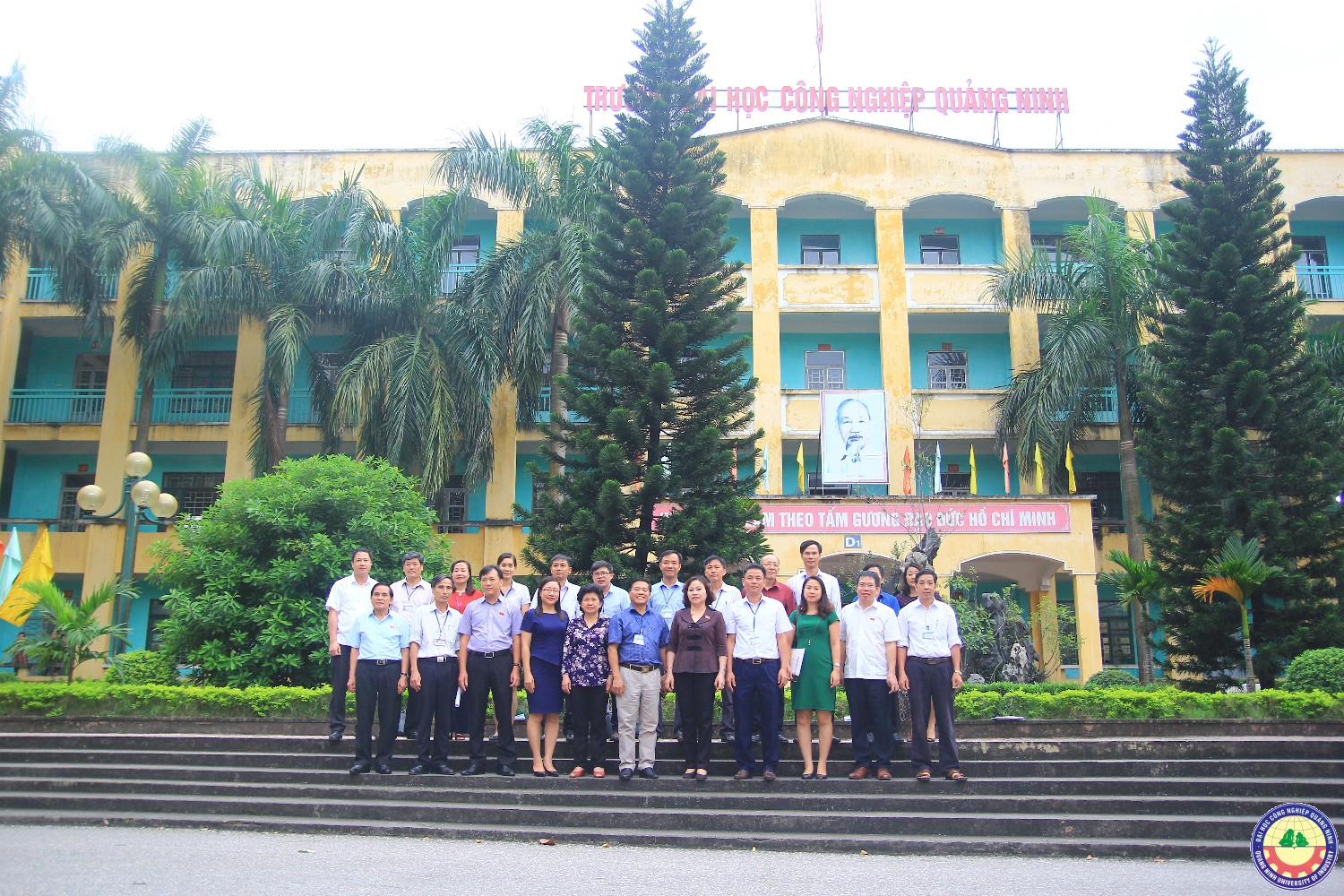 Đoàn giám sát của Uỷ ban Giáo dục TTN-NĐ về làm việc tại trường ĐHCNQN