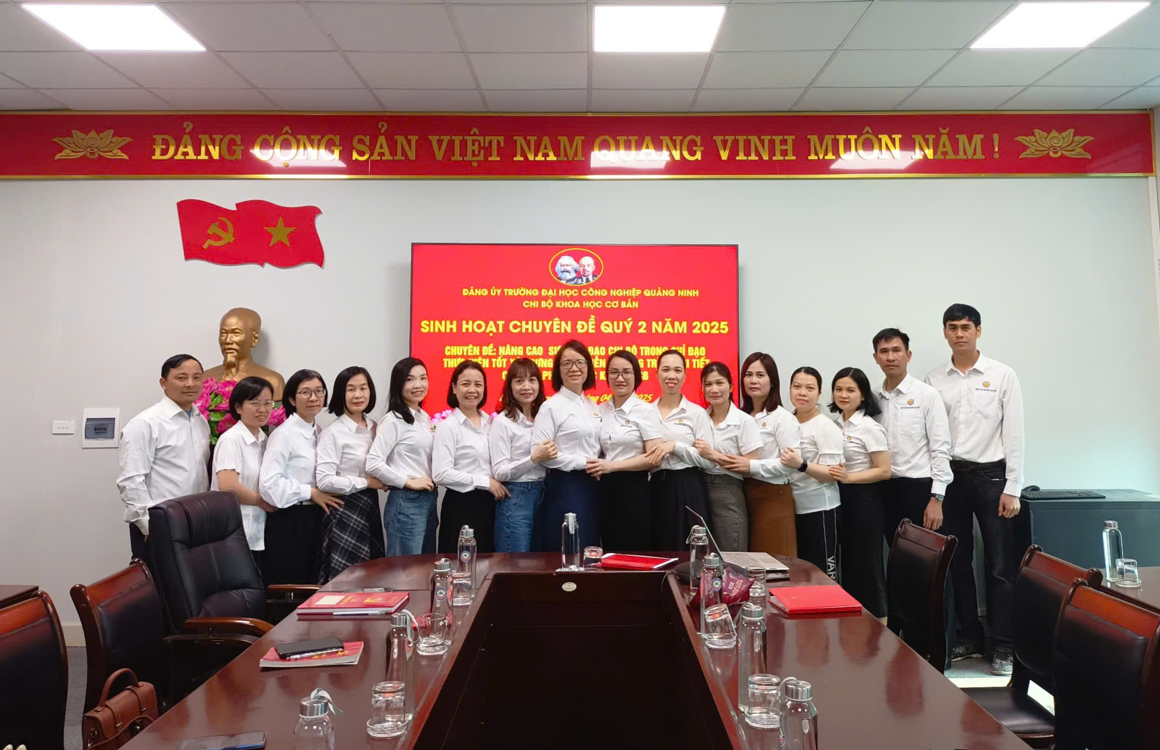 Đổi mới hình thức tuyên truyền, phổ biến chỉ thị, nghị quyết trong đảng viên, giảng viên, sinh viên tại Đảng bộ Trường Đại học Công nghiệp Quảng Ninh