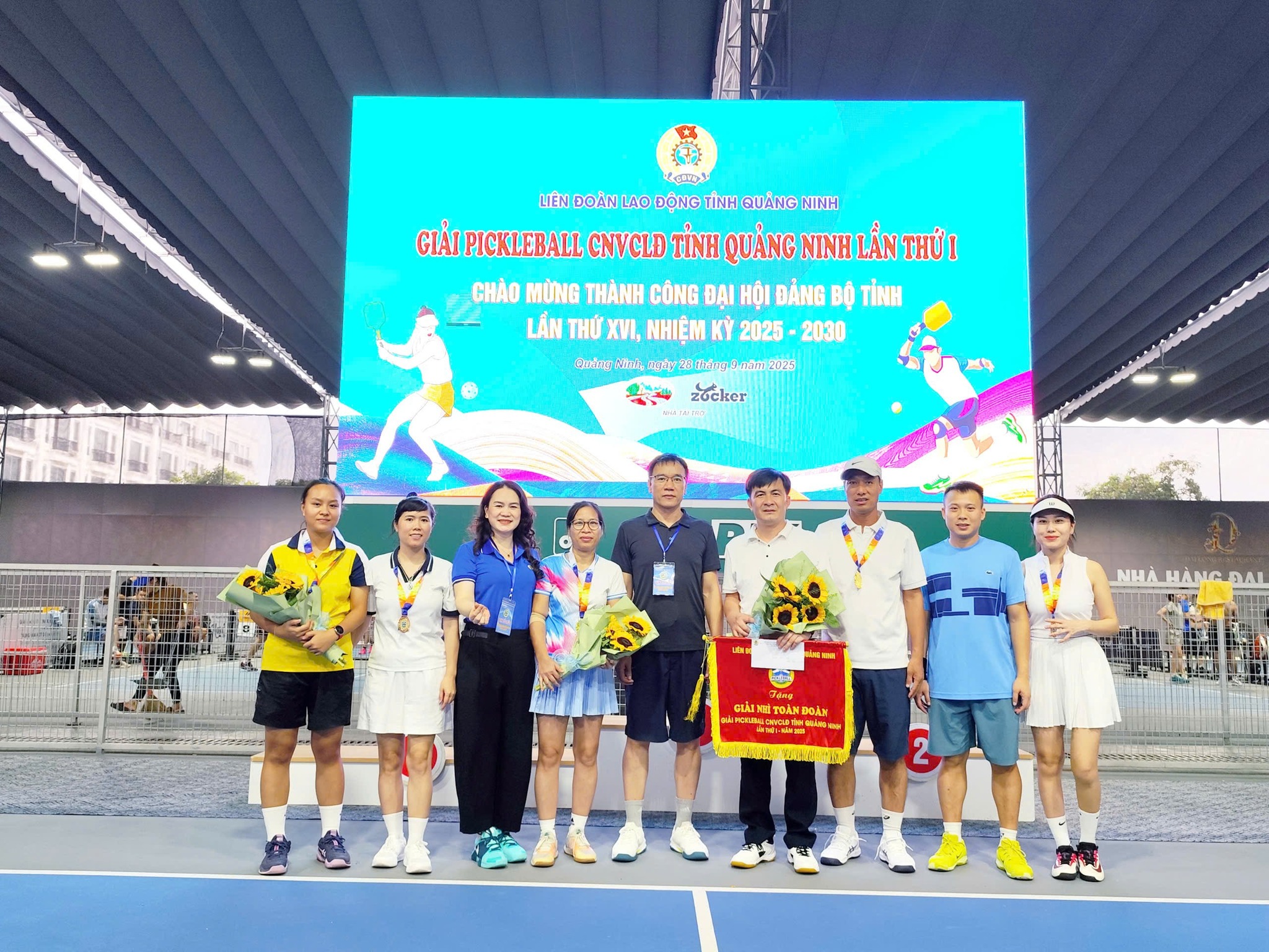 Đảng bộ Trường Đại học Công nghiệp Quảng Ninh thực hiện nghiêm quy định Trao đổi thông tin về trách nhiệm nêu gương, nghĩa vụ của đảng viên đối với tổ chức đảng và Nhân dân nơi cư trú