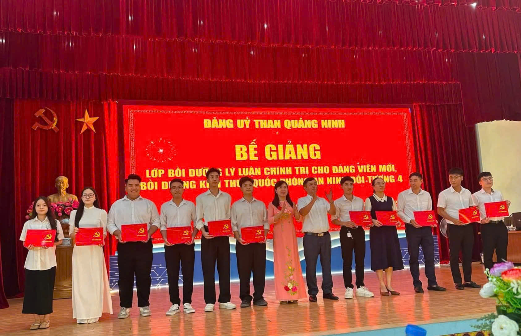 Bồi dưỡng lý luận chính trị - nền tảng để đảng viên mới  tiếp tục rèn luyện, trưởng thành