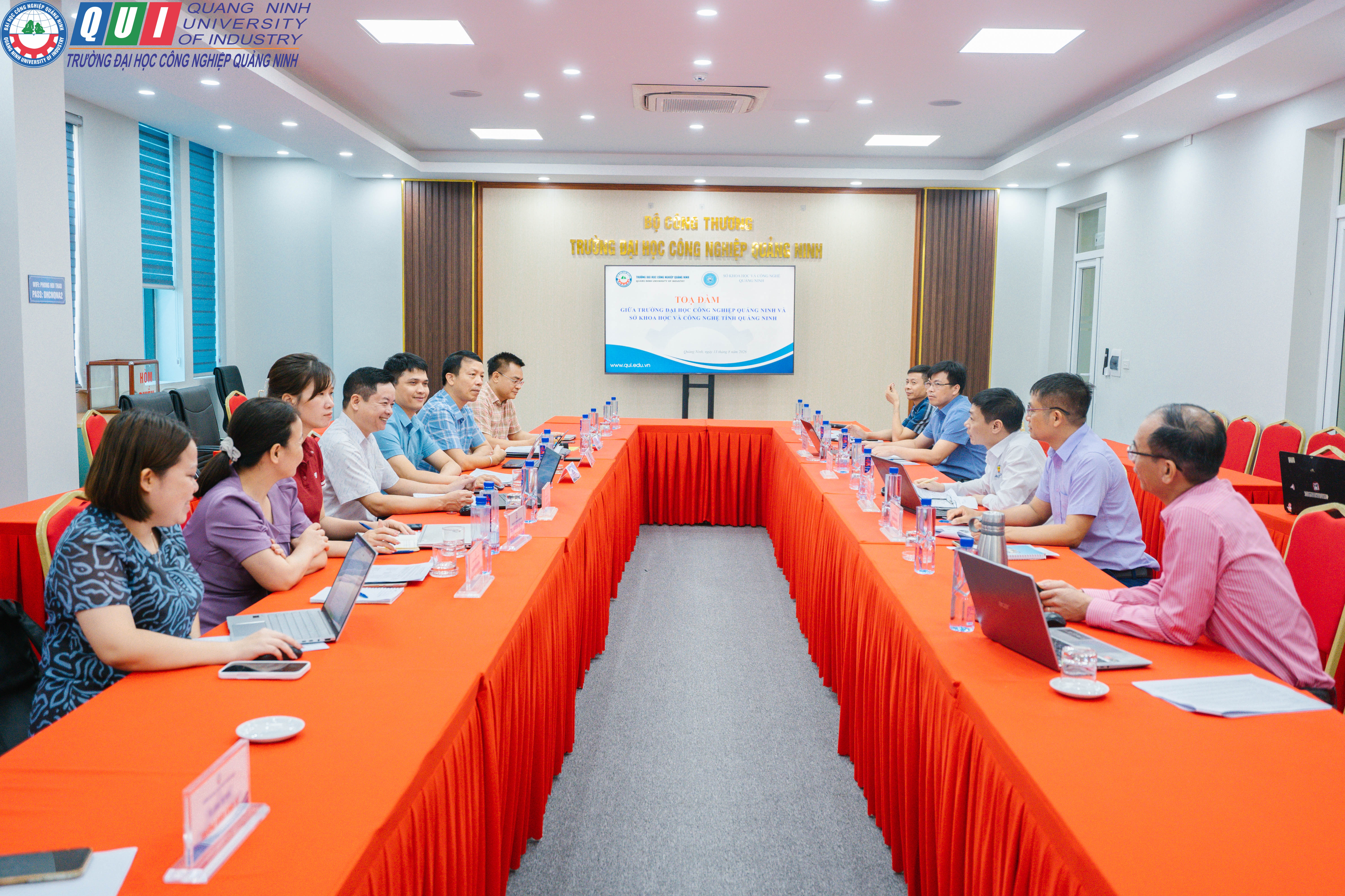 Toạ đàm giữa Trường Đại học Công nghiệp Quảng Ninh và Sở Khoa học và Công nghệ tỉnh Quảng Ninh